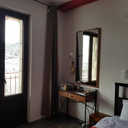 Petra & Elato Art ホテル *