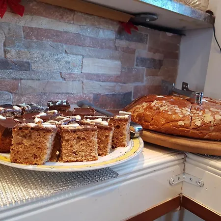 Petra & Elato Art * فاليتسينيكو