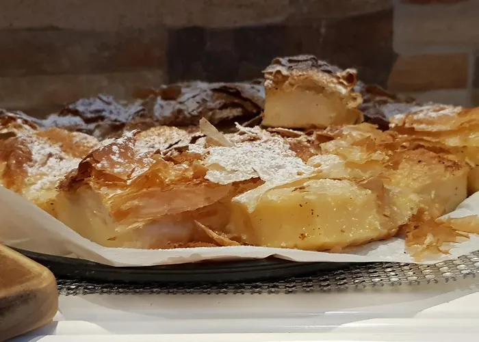 Petra & Elato Art * Valtessiniko