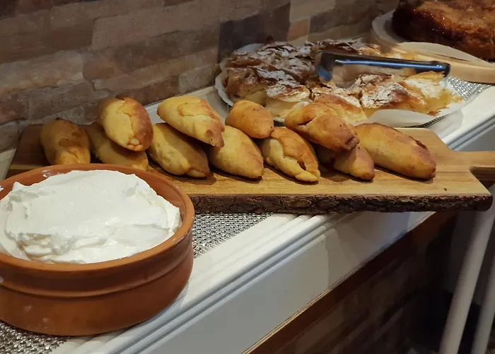 Petra & Elato Art * Valtessiniko